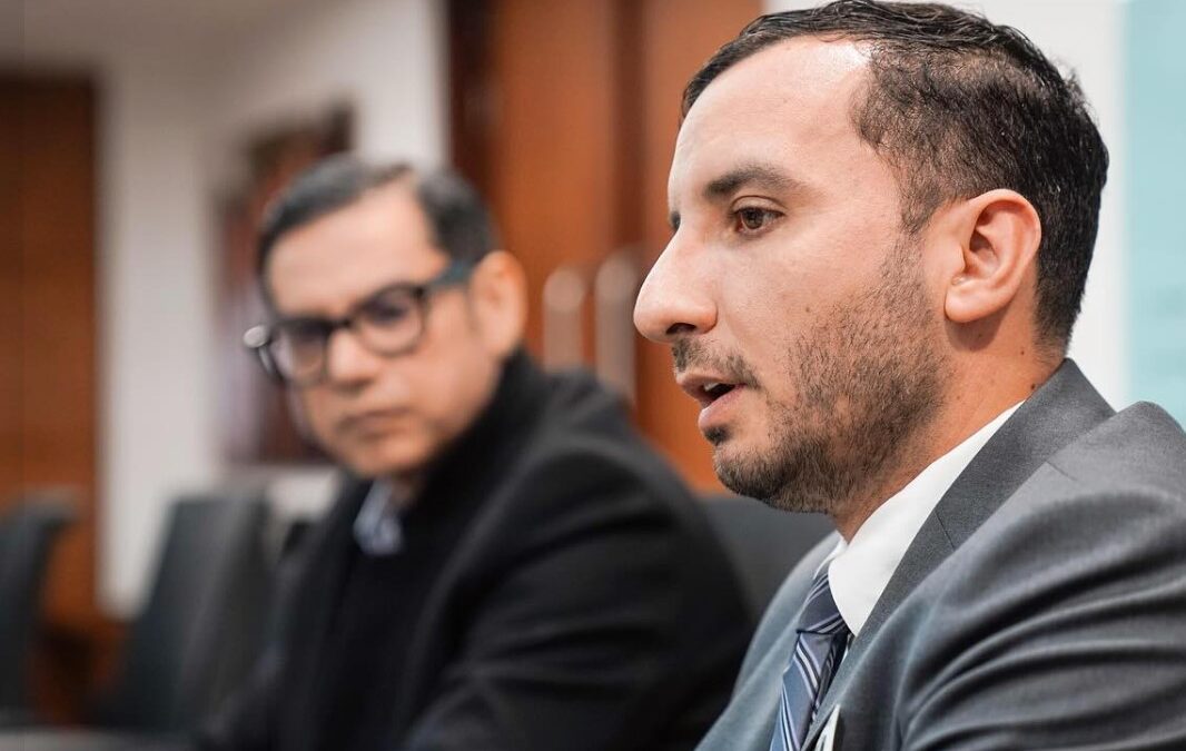 Congresista Fernando Niño advierte crisis en Aguas de Cartagena